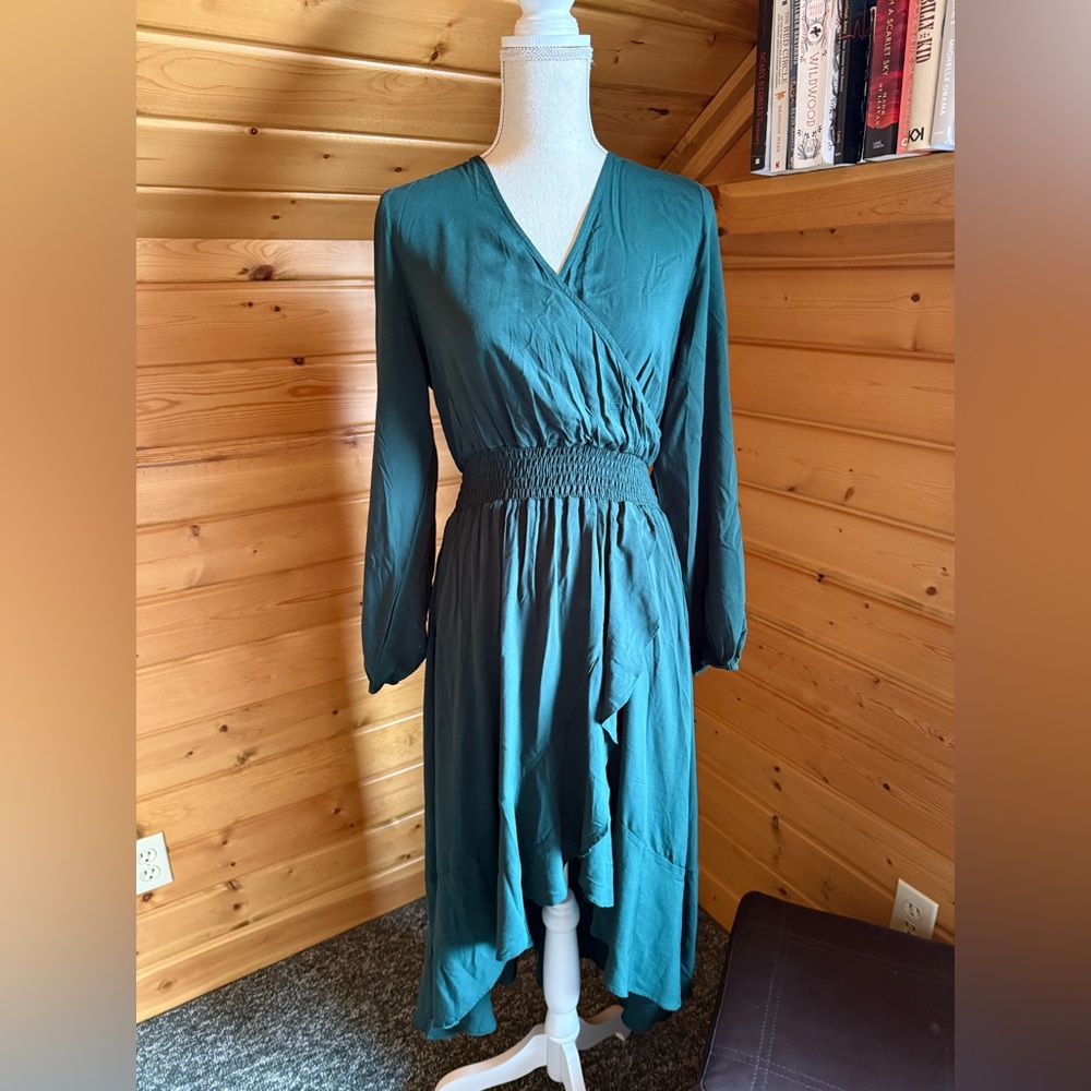 Women’s V-neck flowy dress